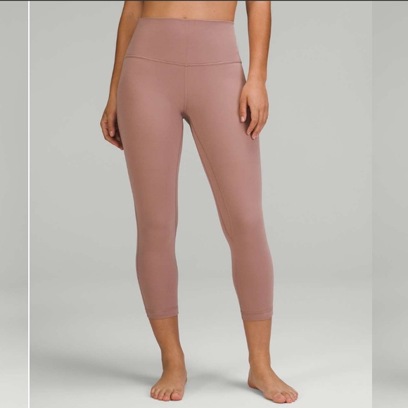 lululemon athletica Pants - NWT Lululemon Align High-Rise Crop 23" in
Twilight Rose